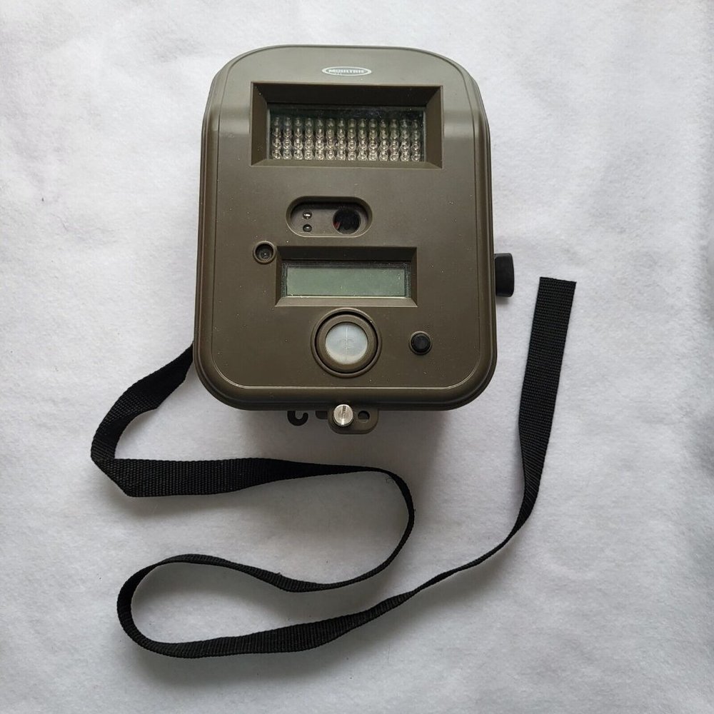 Moultrie Game Trail Hunting Camo Camera Untested....H